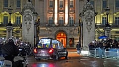 Le corbillard transportant le cercueil de la reine Elizabeth II à Londres (13/09/22)