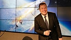 Elon Musk bei einer Pressekonferenz im Kennedy Space Center in Cape Canaveral, Florida (Januar 2020)