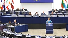 Gwendoline Delbos-Corfield francia zöldpárti EP-képviselő, a jelentés rapportőre a vitán