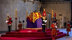 Wer den Sarg der Queen sehen will, muss 30 Stunden warten.