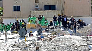 Σωστικά συνεργεία αναζητούν επιζώντες μετά από κατάρρευση κτιρίου στο Αμάν της Ιορδανίας