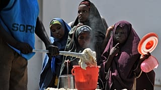 Tarihin en kötü kuraklığıyla karşı karşıya olan Somali'de bir milyon insan evlerini terk etmek zorunda kaldı