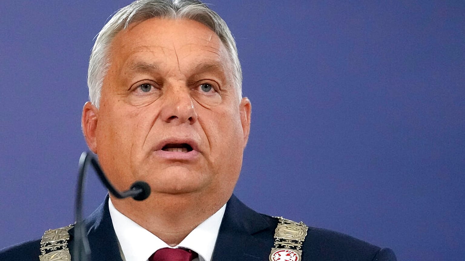 Orbán Viktor egy szerbiai sajtótájékoztatón 