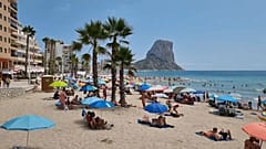 Una playa en Calpe, Alicante