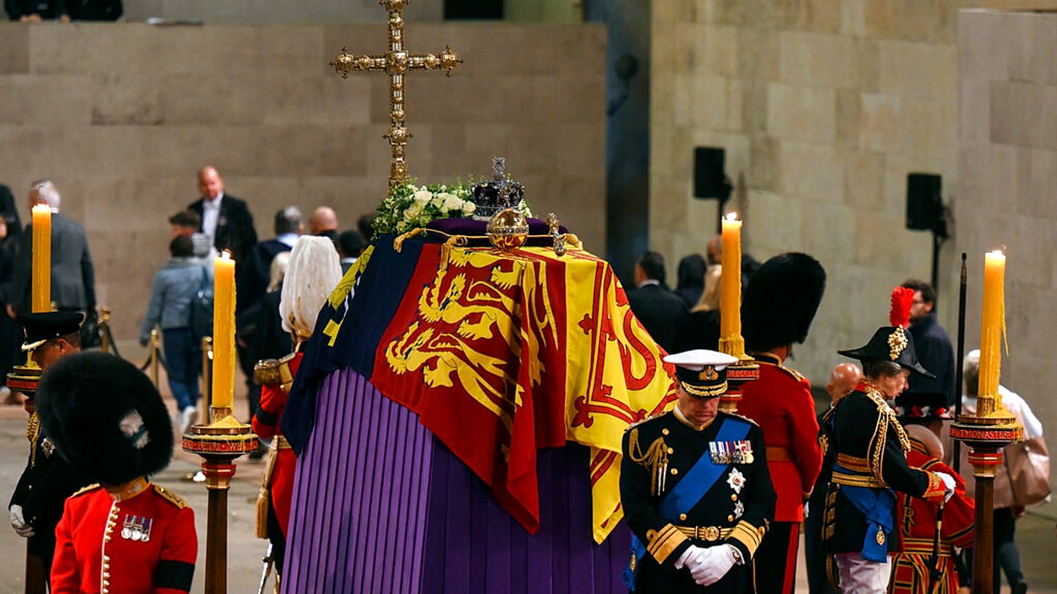 Les quatre enfants de la Reine se sont recueillis vendredi (16/09/22)