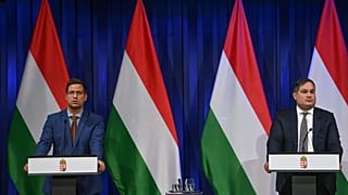 Gulyás Gergely miniszterelnökséget vezető miniszter és Nagy Márton gazdaságfejlesztési miniszter a szombati kormányinfón