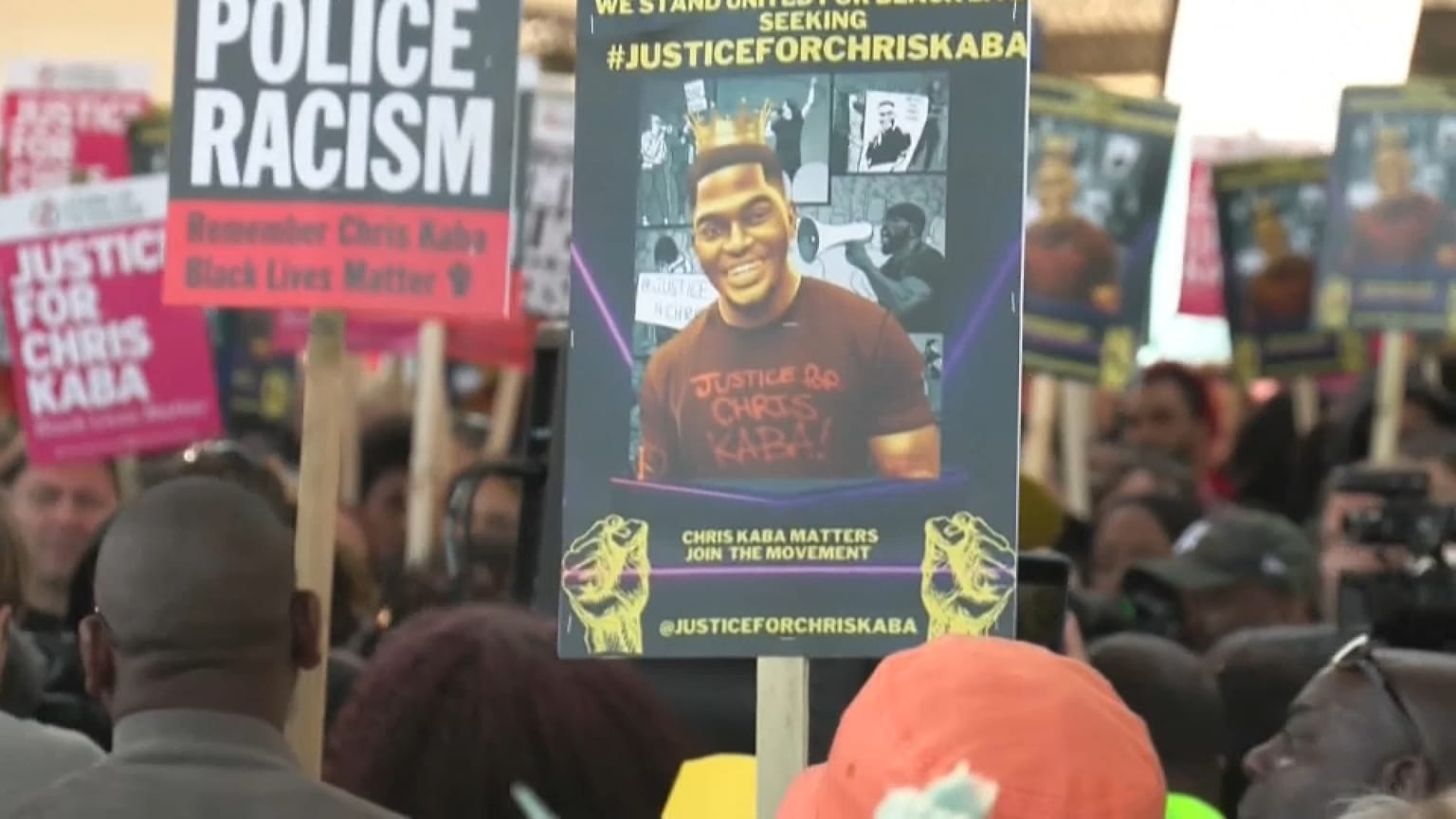 Su familia ha pedido que se investigue el asesinato, preguntando en un comunicado si Chris Kaba habría muerto "si no hubiera sido negro".