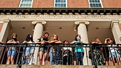 Schülerinnen der Oyster Adams Bilingual School in Washington DC
