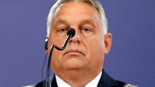 Viktor Orbán non sembra tanto soddisfatto, anzi. In visita a Belgrado, qualche giorno fa. (16.9.2022)