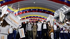 Die Crew ist zum Teil wieder zu Hause, der diplomatische Streit über die Maschine aus Venezuela ist noch nicht vorbei.