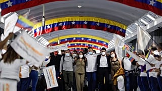 Die Crew ist zum Teil wieder zu Hause, der diplomatische Streit über die Maschine aus Venezuela ist noch nicht vorbei.
