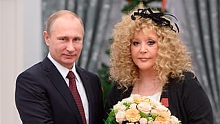 Alla Pugacheva with Russian President Vladimir Putin at an awards ceremony in 2014