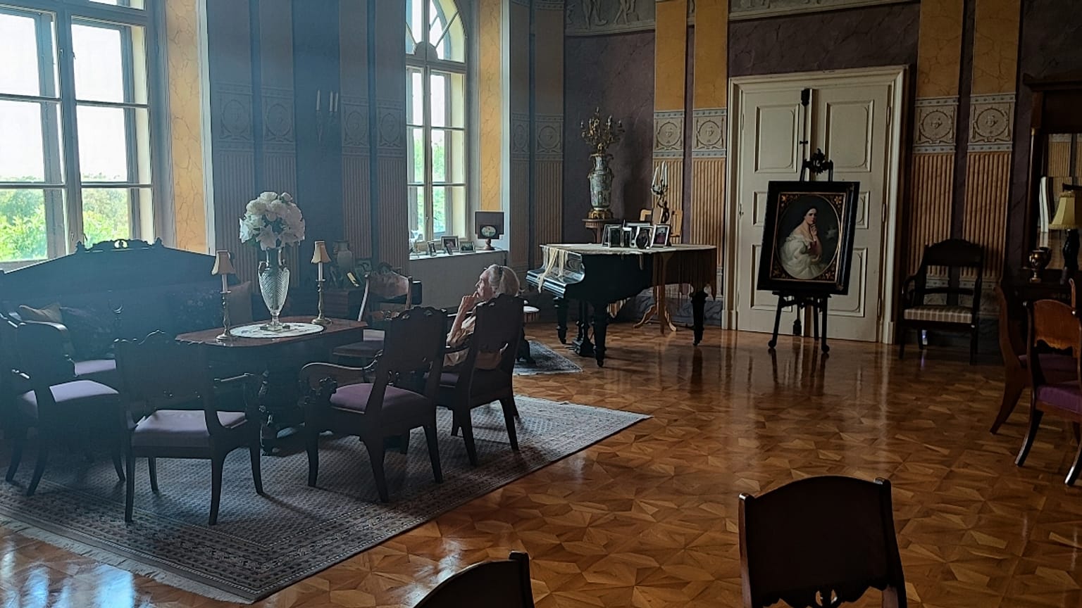 A bárónő ősei otthonában 