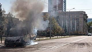 Сгоревший автомобиль в Донецке