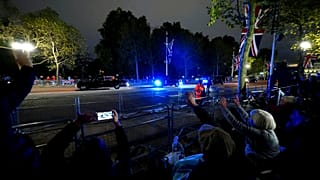 Rendőrök London utcáin