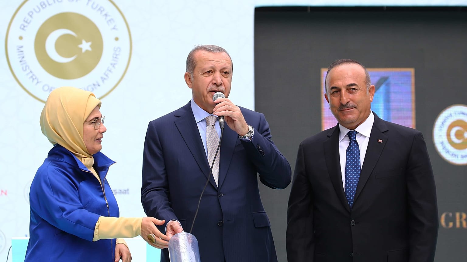 Emine Erdoğan, Recep Tayyip Erdoğan ve Mevlüt Çavuşoğlu