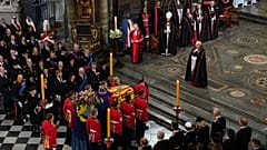 Le cercueil de la reine Elizabeth II à l'abbaye de Westminster, à Londres, le lundi 19 septembre 2022.