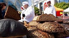 Хлеб на ярмарке в Брюсселе