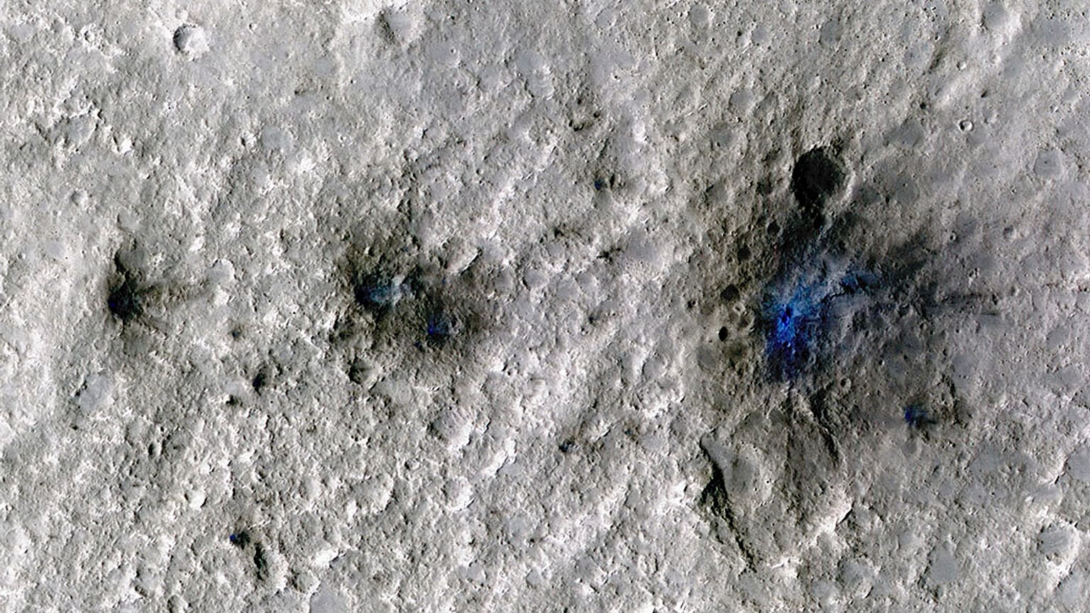 NASA'nın Mars'a iniş yapan aracı, gezegenin yüzeyine çarpan dört göktaşının titreşimlerini ve seslerini yakaladı. 