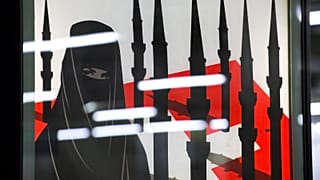 پوستر طراحی شده از سوی راست افراطی سوئیس علیه زنان جهادی