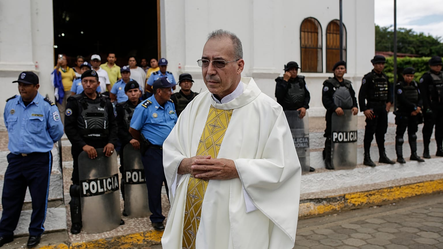 Imagen de archivo del sacerdote nicaragüense exiliado Edwin Román.