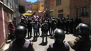 Dos facciones de cocaleros en disputa marcharon en Bolivia