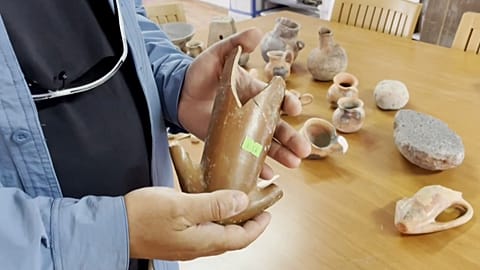 Eskişehir'de bulunan Küllüoba Höyüğü'ndeki çalışmalarda dünyanın en eski (4500 yıllık) ağrı kesici kalıntısı bulundu.