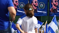 Camisetas con la fotografía del presidente de El Salvador, Nayib Bukele, en el día de la Independencia
