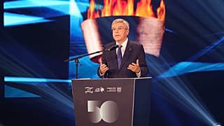 Thomas Bach, a NOB elnöke beszél a müncheni olimpia túszdrámájának 50. évfordulója alkalmából rendezett megemlékezésen Tel-Avivban 2022. szeptember 21-én