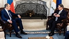 Ο πρόεδρος της Κυπριακής Δημοκρατίας Νίκος Αναστασιάδης με τον Ρώσο ΥΠΕΞ Σεργκέι Λαβρόφ στη διάρκεια συνάντησής τους στην Λευκωσία το 2020