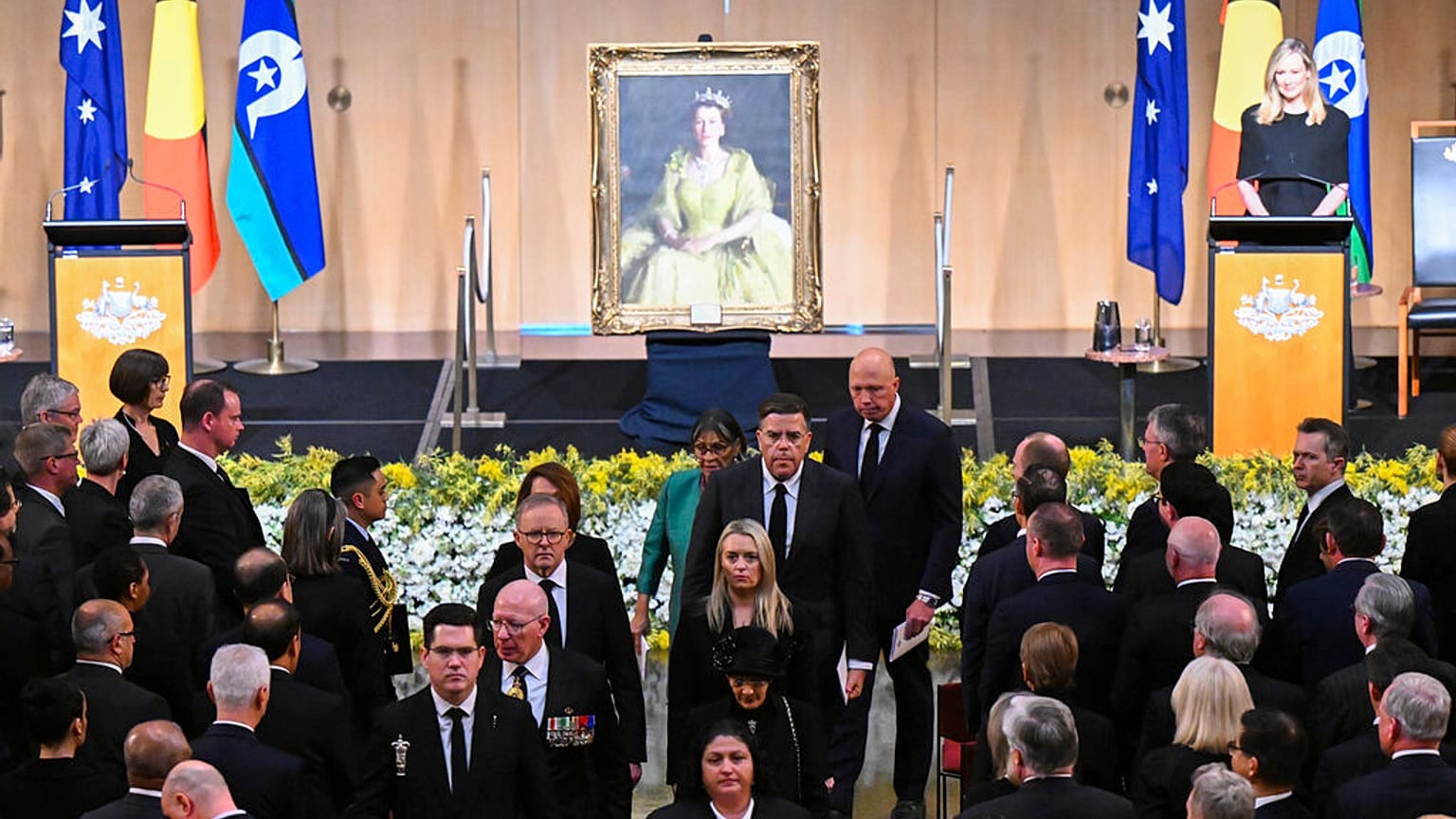 Le premier ministre australien quittant la cérémonie national pour la reine Elizabeth II au parlement à Canberra, jeudi 22 septembre 2022.