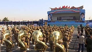 إيران تحيي ذكرى حربها مع العراق
