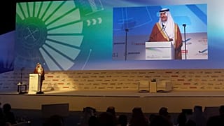 سلطان بن سلمان، فرزند پادشاه عربستان که نخستین فضانورد عرب‌تبار و مسلمان لقب گرفته است. او تا سال گذشته ریاست کمیسیون فضایی کشورش را در دست داشت