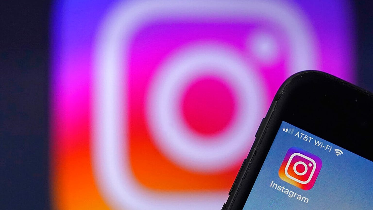 Meta Platformları, Instagram'da yaşanan kesintiyi gidermeye çalıştıklarını duyurdu
