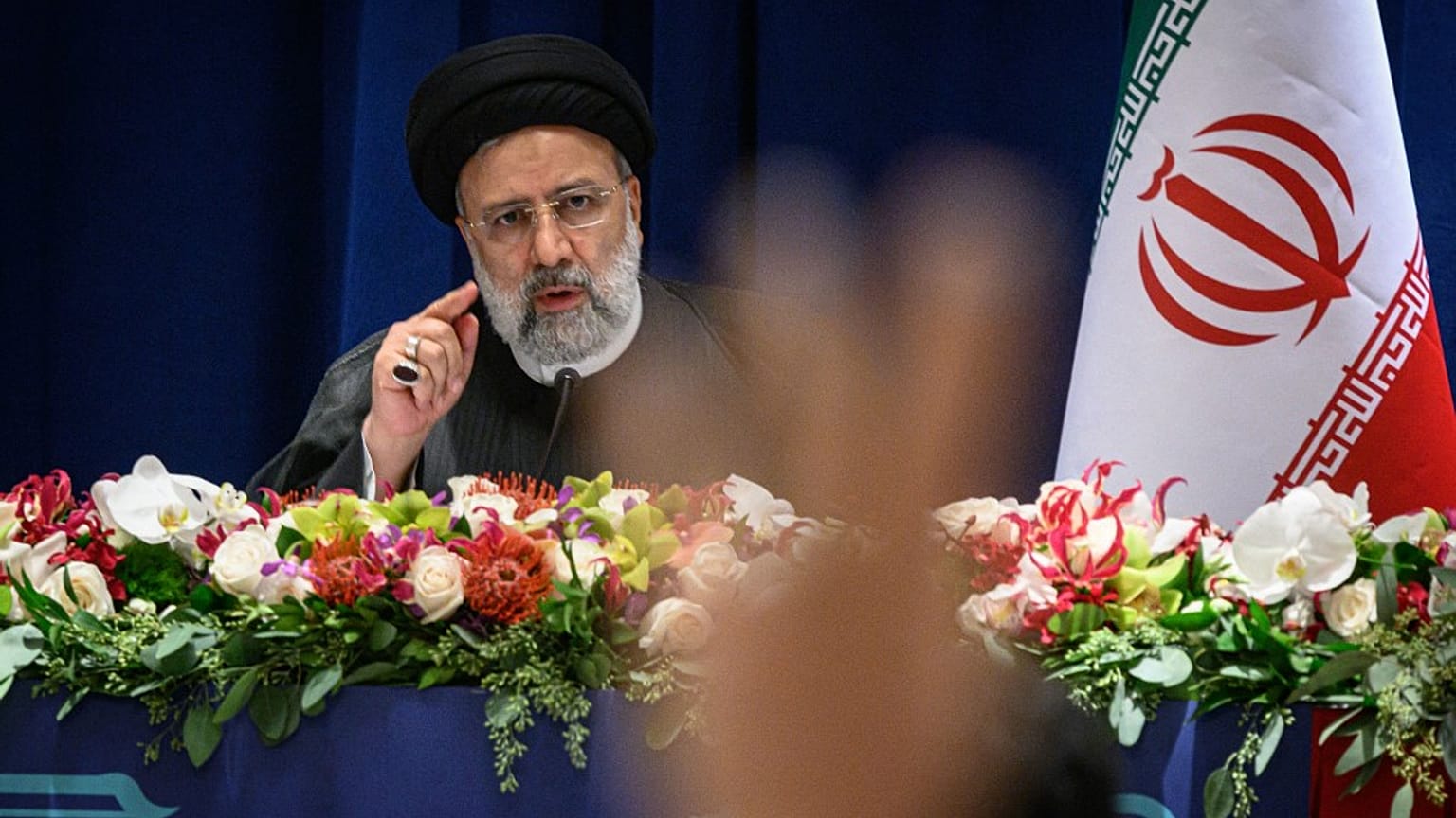 Presidente iraniano Ebrahim Raisi durante conferência de imprensa em Nova Iorque