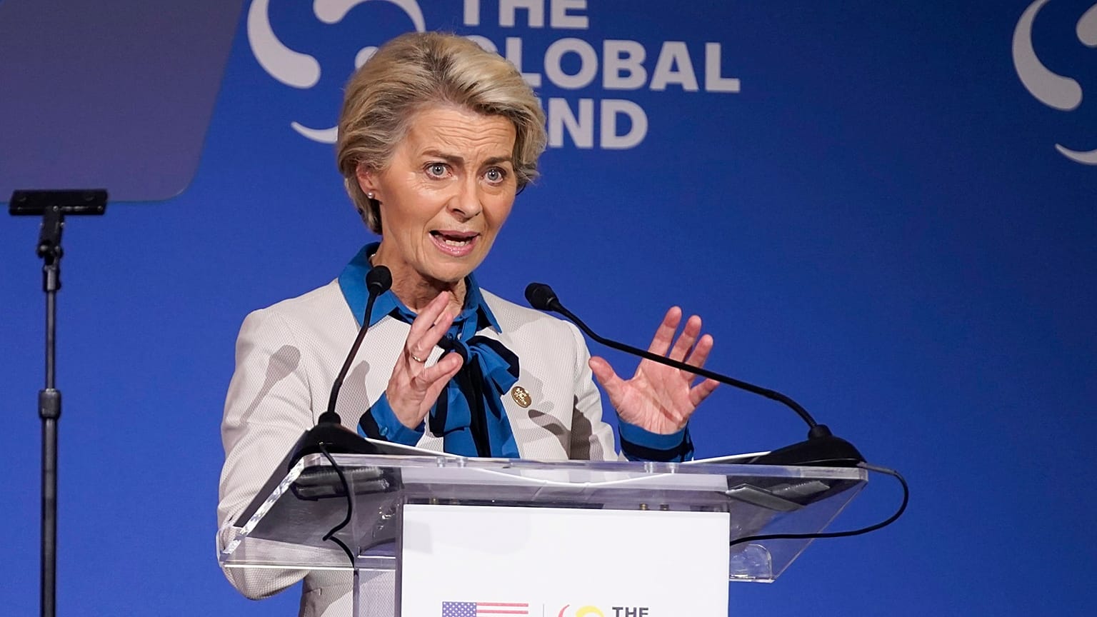 Ursula von der Leyen sagte, ihre Exekutive sei bereit, mit jeder „demokratischen Regierung“ in Italien zusammenzuarbeiten.