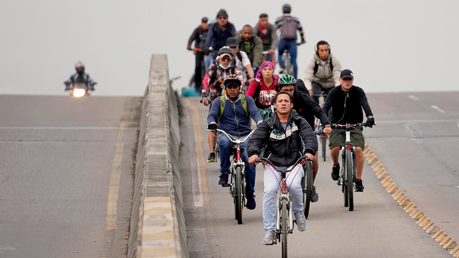 Pedaleando en Bogotá el día sin automóviles. Colombia 22/9/2022