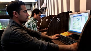 İran'da bir internet kafe