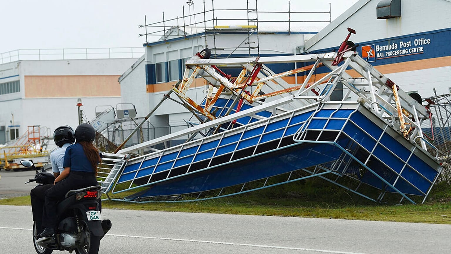 Destrozos en Bermudas tras el paso del huracán Fiona