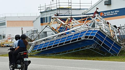 Destrozos en Bermudas tras el paso del huracán Fiona
