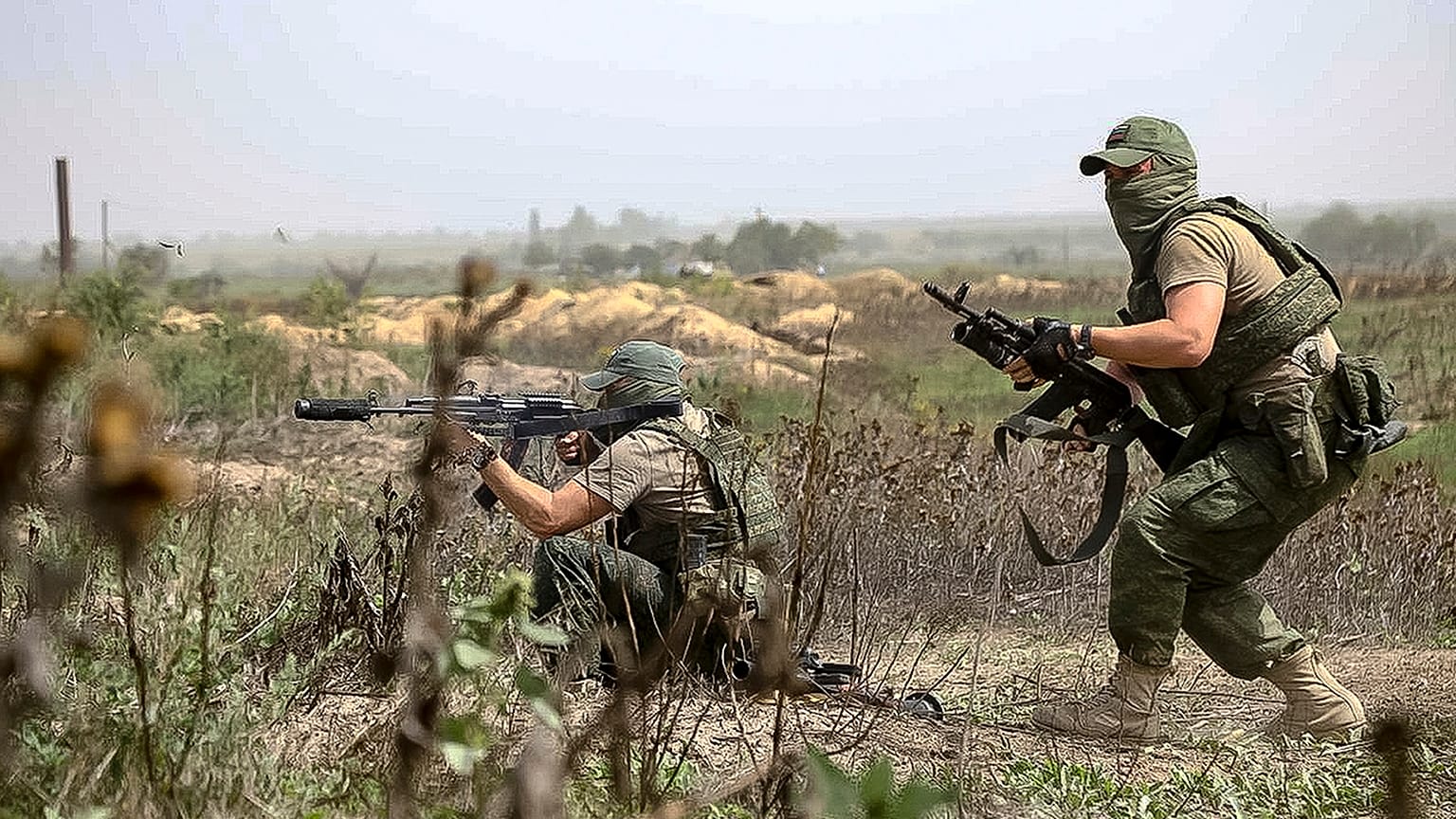 Russian paratroopers are seen near the Mykolaiv-Kryvyi Rih area in Ukraine