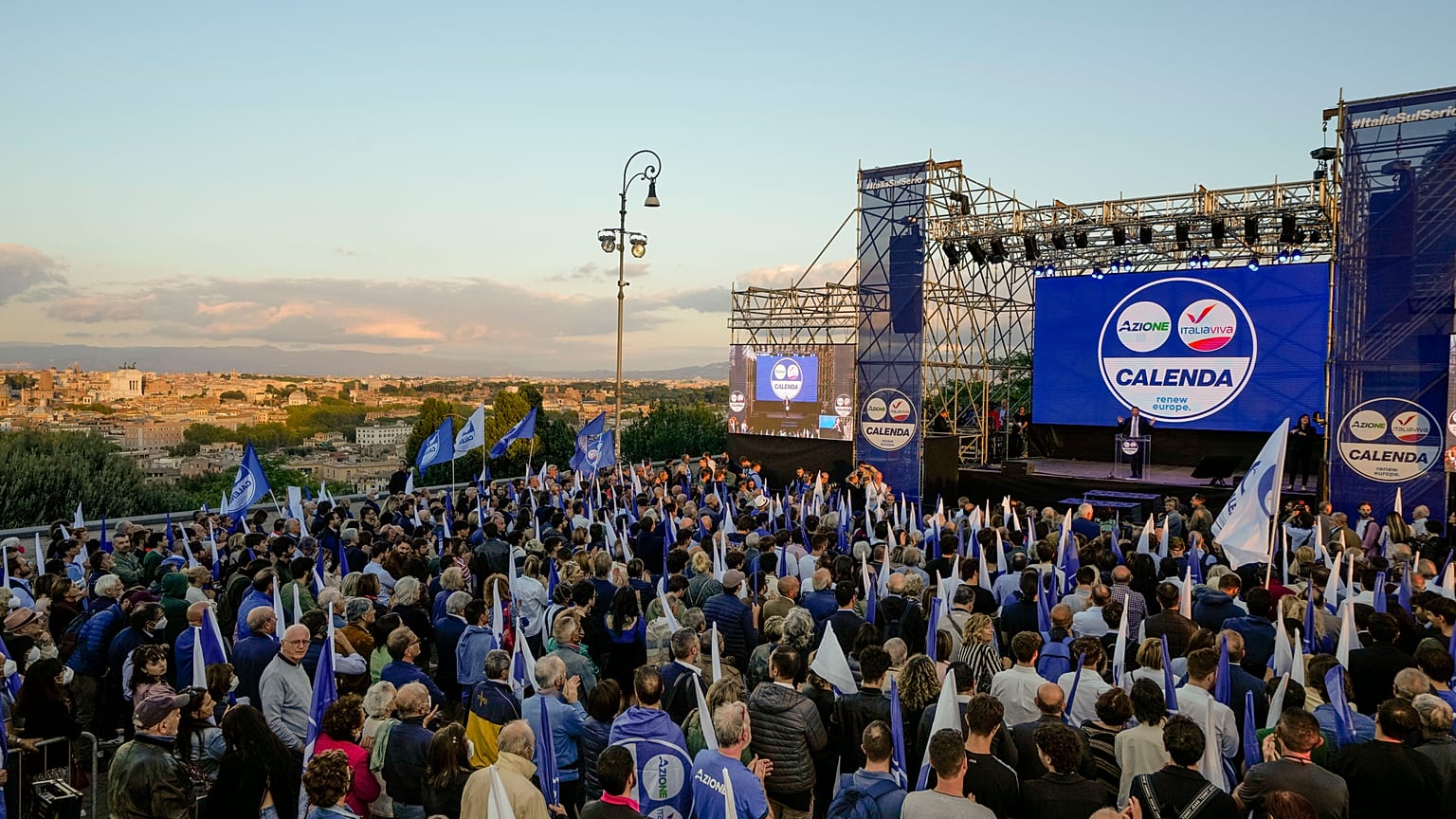 Comizio elettorale del Terzo polo