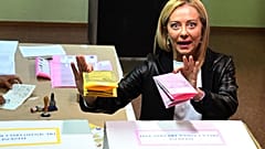 Giorgia Meloni ist gelungen, was noch vor wenigen Jahren keiner gedacht hätte: Ihre Partei Fratelli d'Italia ist stärkste Kraft im Land.