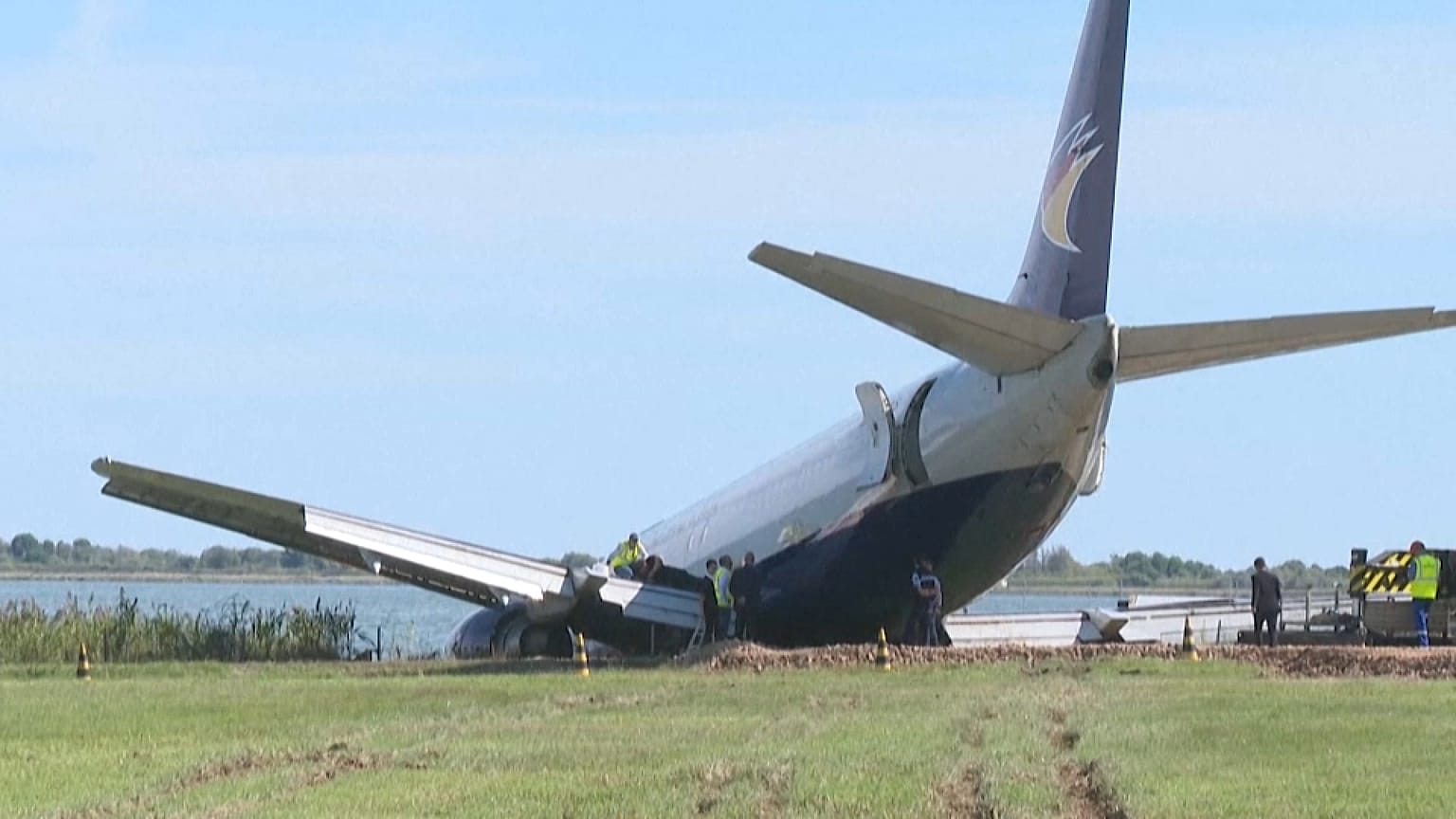 Avião que saiu da pista obrigou à interrupção do tráfego aéreo