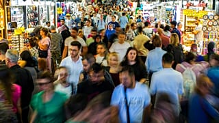 Türkiye’de en zengin yüzde 20’lik kesim gelirin yüzde 47,5’i alıyor. En yoksul yüzde 20’lik kesim ise gelirin sadece yüzde 5,9’unu alabiliyor