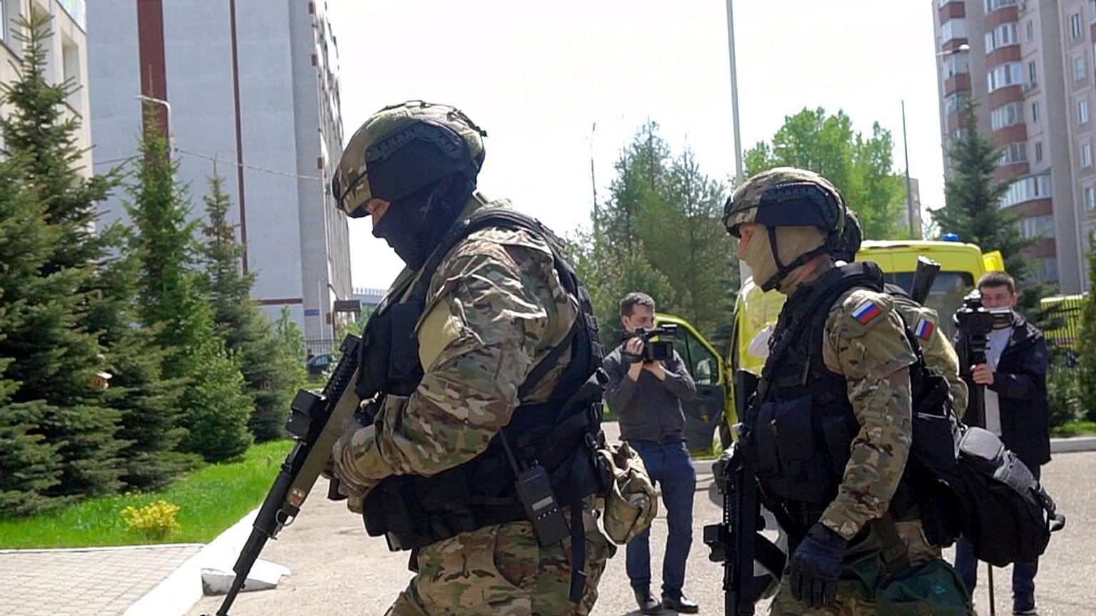 Rusya'da bir okul saldırısına müdahale eden Rus özel kuvvetleri (arşiv) 