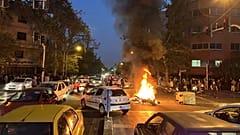 احتجاجات في إيران بعد وفاة الشابة الكردية مهسا أميني بعدما اعتقلتها شرطة الأخلاق-19 ايلول 2022