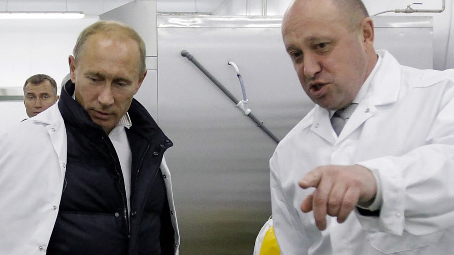 Evguéni Prigojine et le Premier ministre russe Vladimir Poutine à Saint-Pétersbourg le 20 septembre 2010.