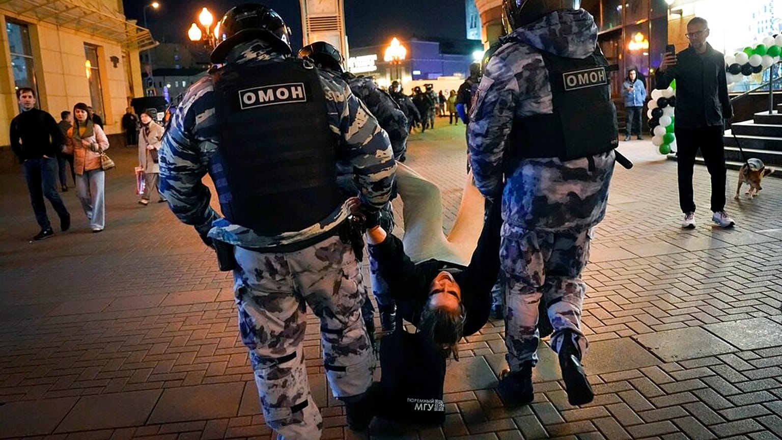 Задержание протестующего против мобилизации