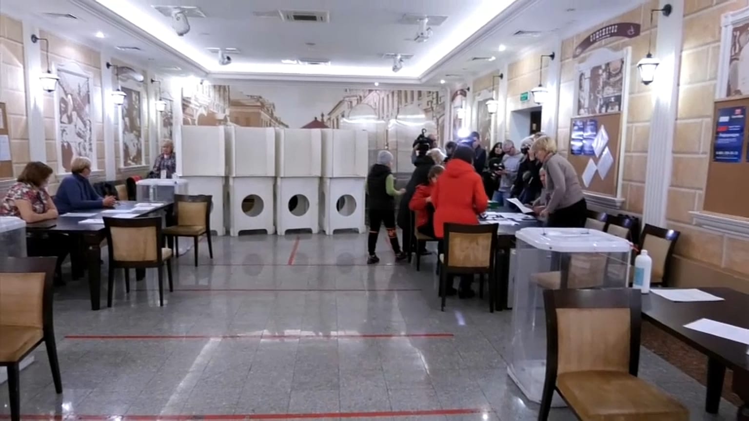 Szavazók a referendum utolsó napján